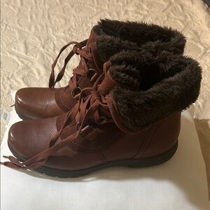 Bass Women’s Suzzme Size 9M Brown Lace-Up And Zip Winter boots